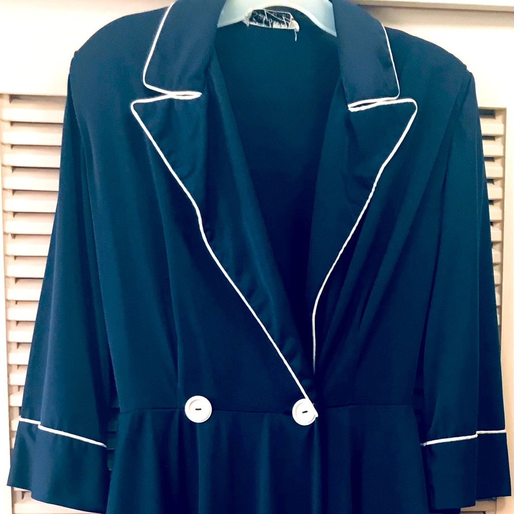 Vintage 1940 women’s dressing gown; glamour